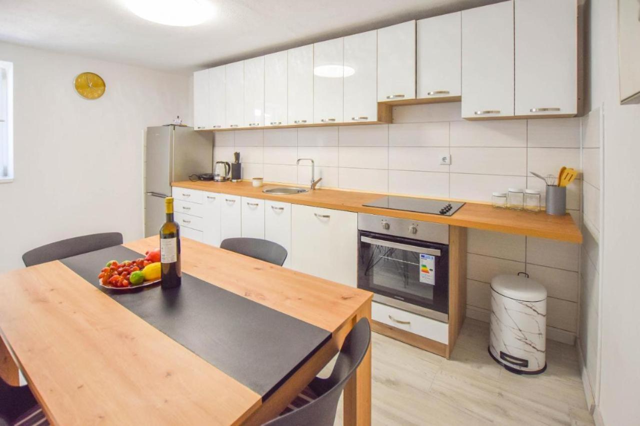 Suite Apartment Toni Poljana  Eksteriør bilde